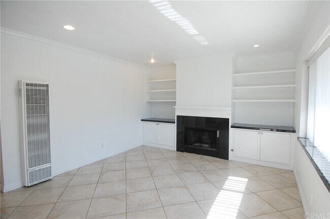 Building Photo - 166 Avenida Miramar
