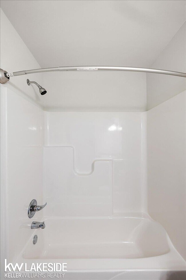 Building Photo - 34450 Maple Ln Dr