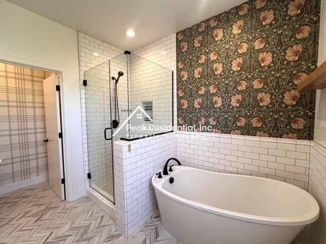 Building Photo - Elevated Luxury Living in This Updated 3BD/3.5BA Downtown Home with Private Rooftop