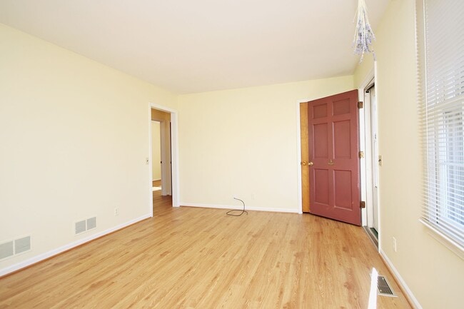 Building Photo - Peaceful & Private Shadwell Mountain Cottage Near I-64 & Pantops