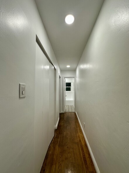 Hallway - 1537 Freeman Ave