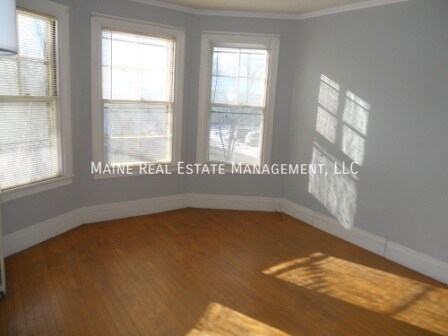 Building Photo - 189 Forest Ave