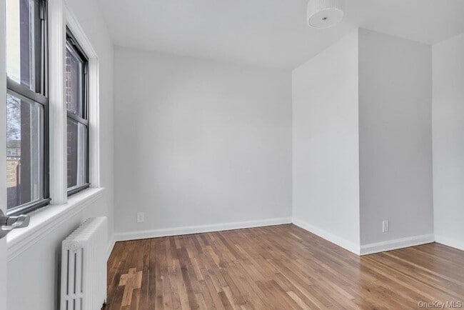 Building Photo - 105 Long Beach Rd