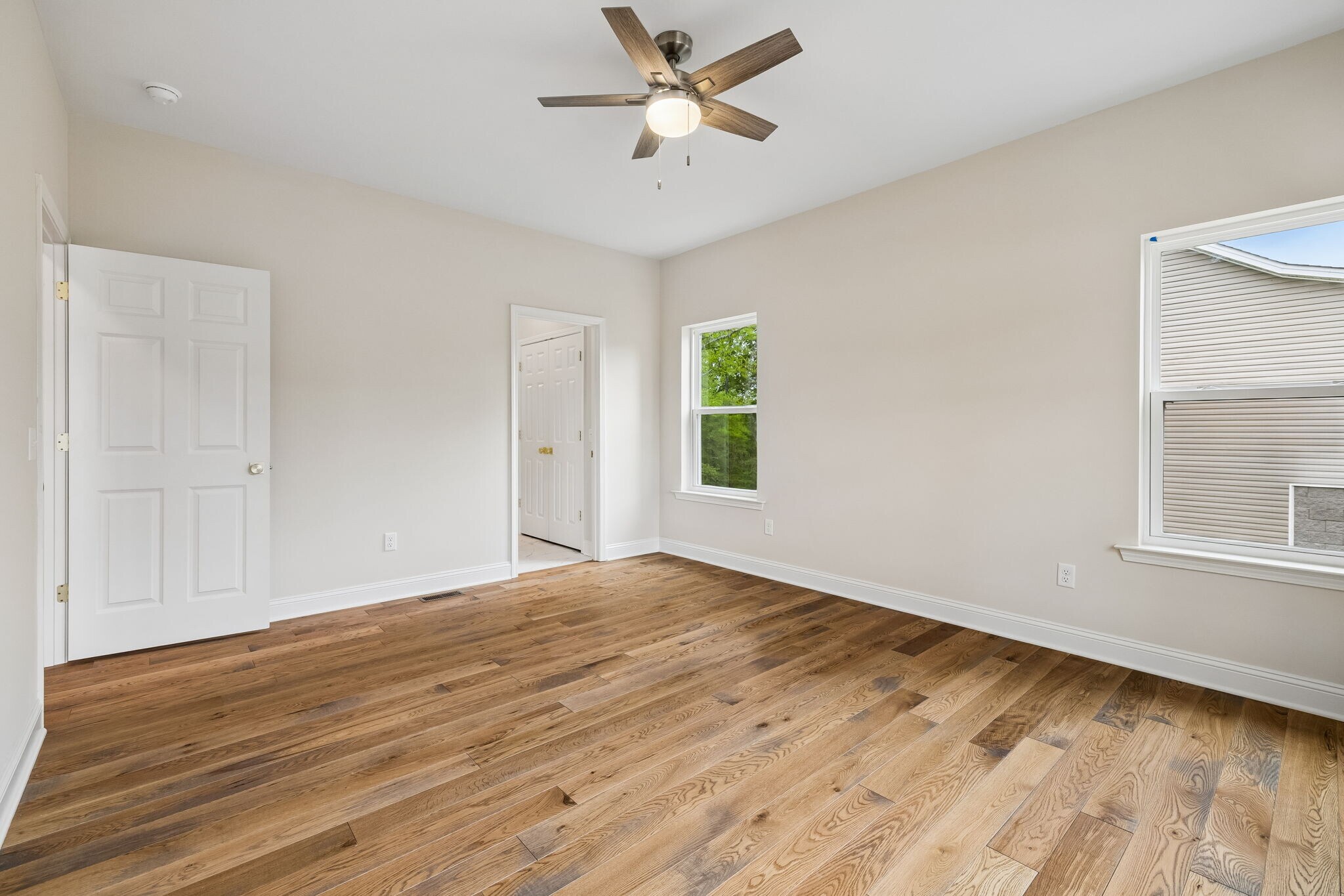 Building Photo - 553 Skyview Dr