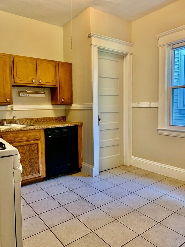 Building Photo - 922 Westcott St