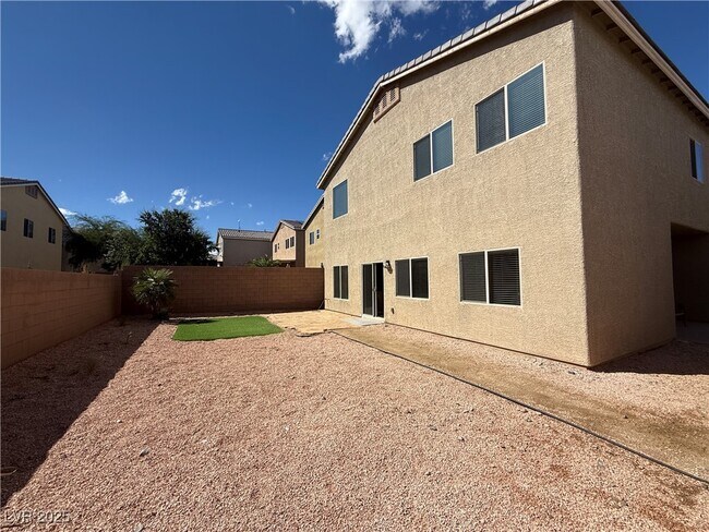Building Photo - 9341 Forest Meadows Ave