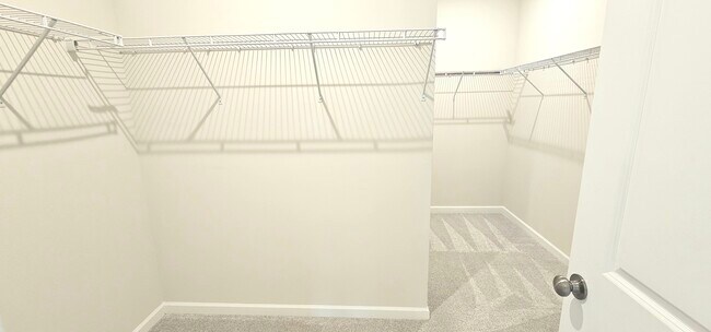 Building Photo - 904 Kinsey Aly