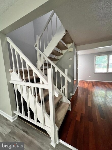 Building Photo - 8156 Dark Den Cir