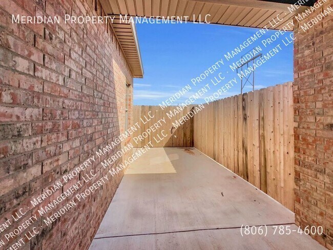 Building Photo - 5825 Urbana Pl