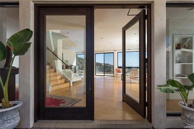 Building Photo - 1326 Skyline Dr