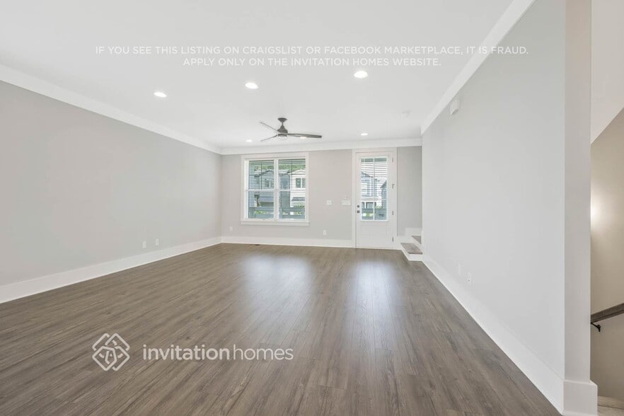 Building Photo - 647 Vernon Ave