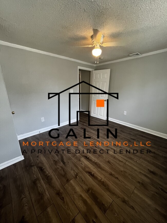 Building Photo - 745 E Waldburg St