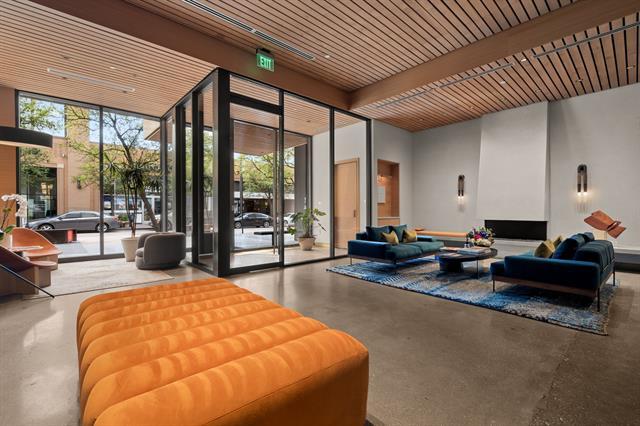 Building Photo - 2408 Victory Park Ln