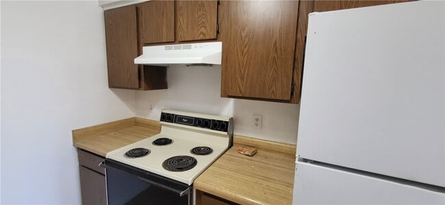 Building Photo - 2175 Riviera Blvd