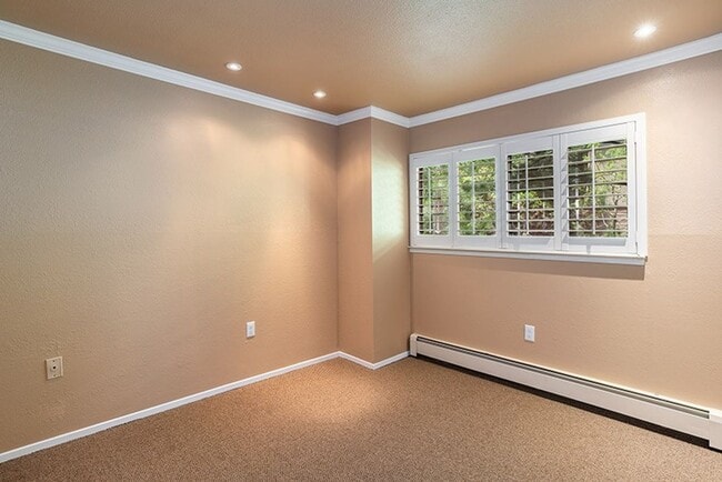 Building Photo - Incline Village: Condo - 4 Bedrooms,3.5 Ba...