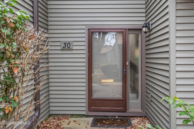 Building Photo - 30 Berkshire Ct