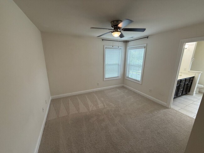 Building Photo - Ballantyne Home in great Location With Sun...