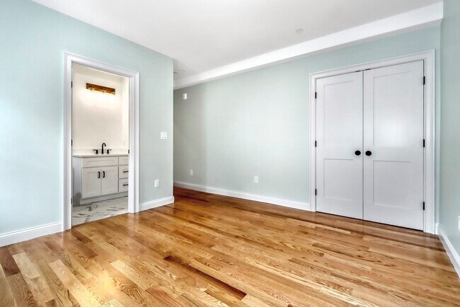 Building Photo - 60 Johnswood Rd