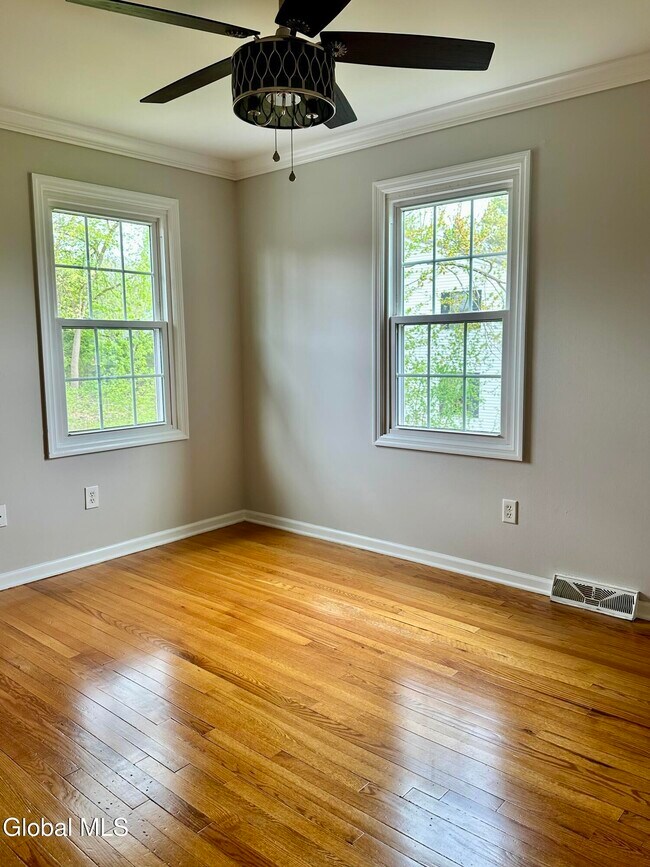 Building Photo - 7 Fenway Ct