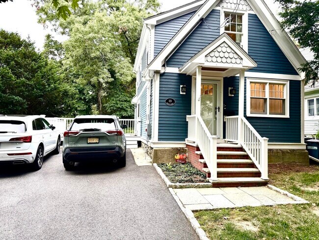 Building Photo - 123 Rublee St