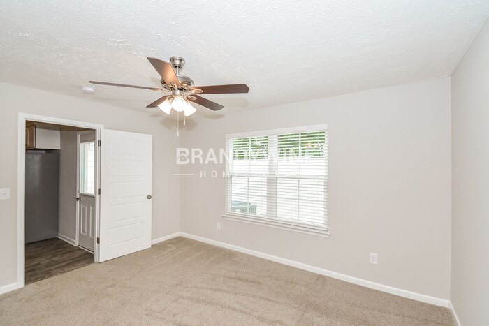 Building Photo - 3218 Clemons Cir