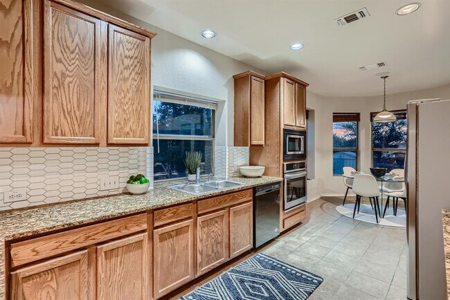Building Photo - 1813 Paseo Verde Dr