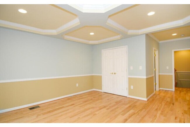 Building Photo - 2326 E Fayette St