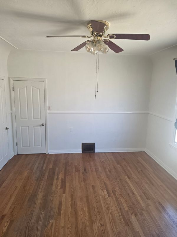 Building Photo - 1330 S Ridgeley Dr