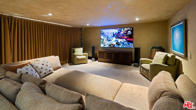 Building Photo - 964 Palisades Beach Rd