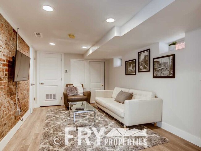 Building Photo - Bright, Remodeled Basement Apartment in Potter Highlands