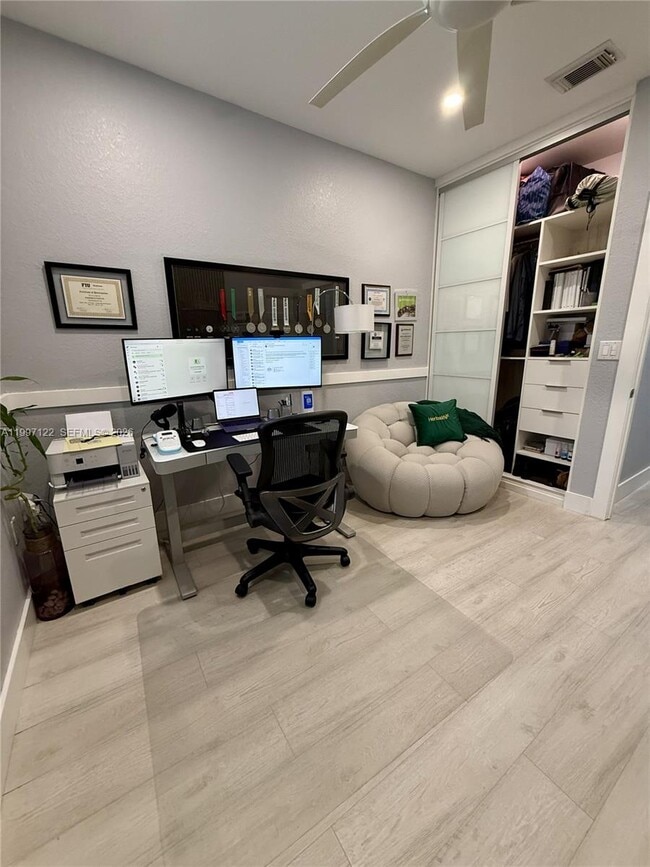 Building Photo - 7768 NW 116th Ave