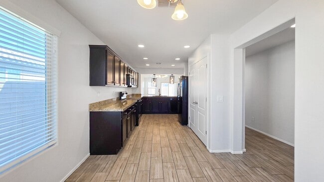 Building Photo - Popular Las Brisas community in Goodyear!