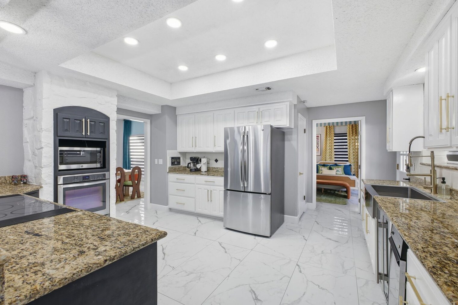 Building Photo - 1818 Moreshead St