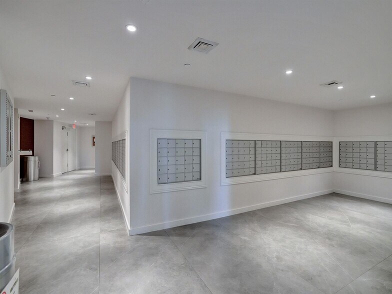 Building Photo - 350 S Miami Ave