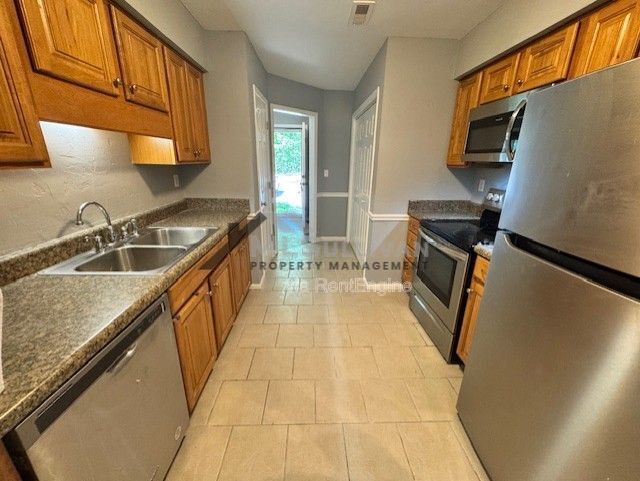 Building Photo - 120 Timber Ridge Dr