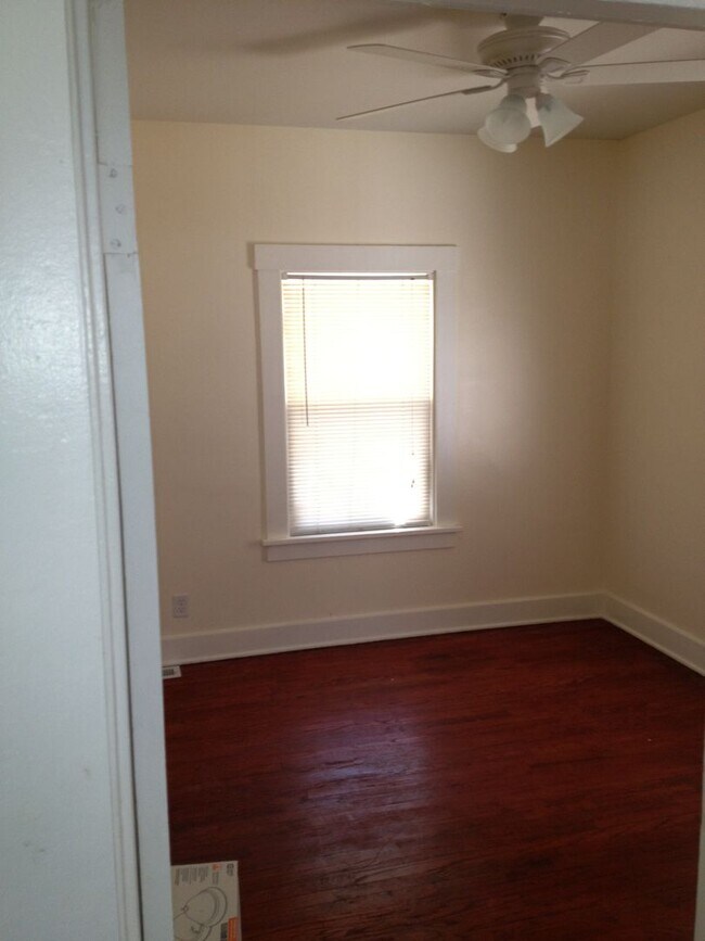 Building Photo - 3 Bedroom Morton Meadows Home for Rent - Close to Everything!