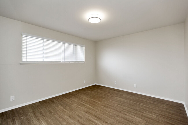 Building Photo - 642 Alvarado