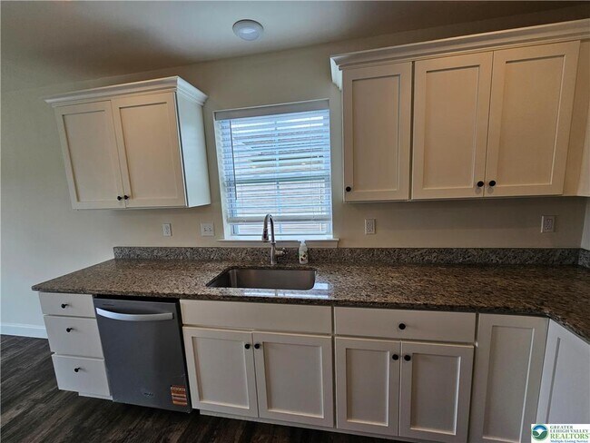 Building Photo - 1601 Greystone Cir