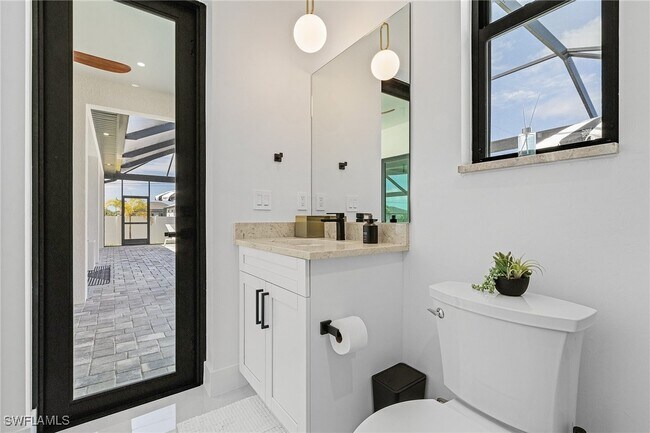 Building Photo - 1923 SW 27th Terrace