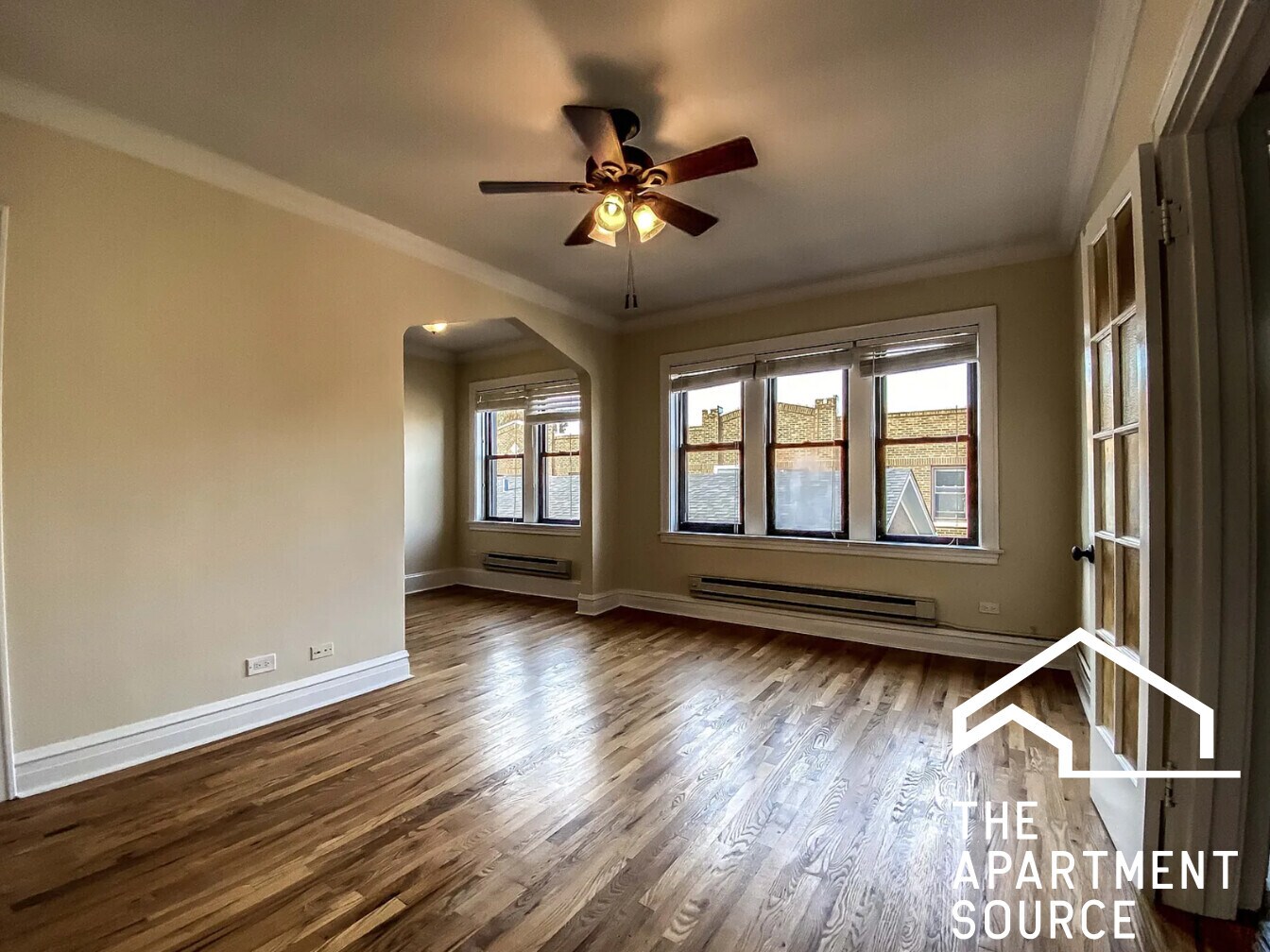Building Photo - 4740 N Hermitage Ave