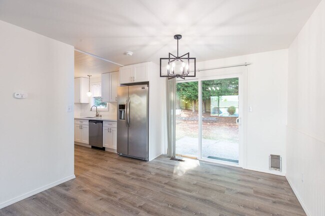Building Photo - 8024 Florida Dr