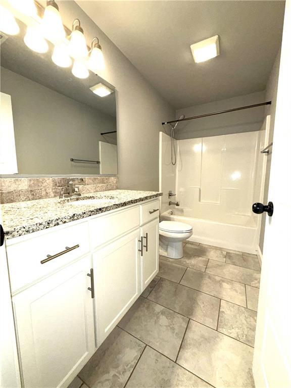 Building Photo - 4504 SW Plumley Ave