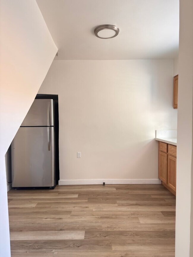 Building Photo - 1060 McFarland Ave