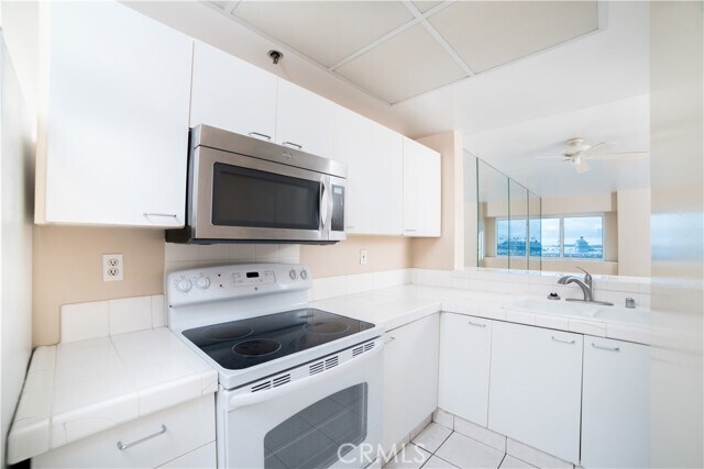 Building Photo - 525 E Seaside Way