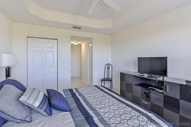 Building Photo - 3417 Tuscany Way