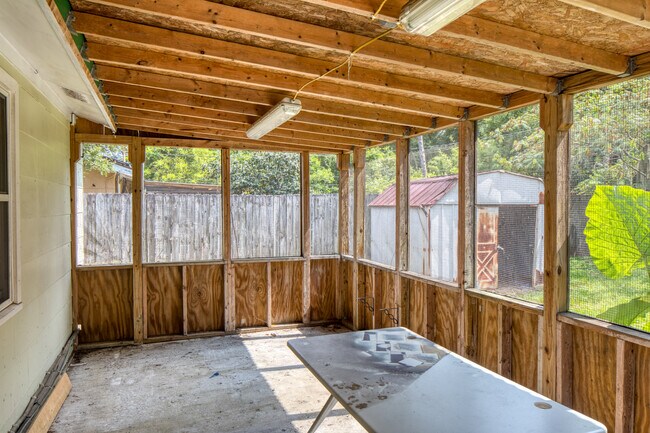 Building Photo - 28 Silverstone Cir
