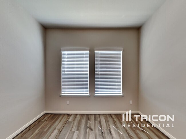 Building Photo - 13611 Emerson Way Saint Hedwig TX