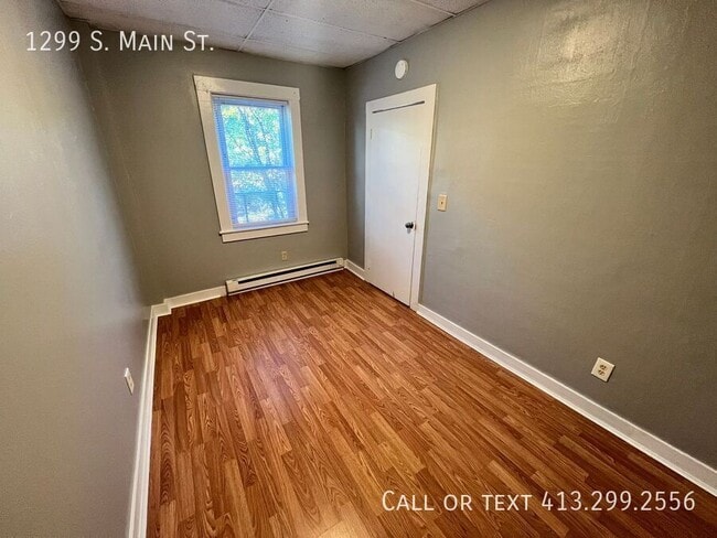 Building Photo - 1299 S Main St