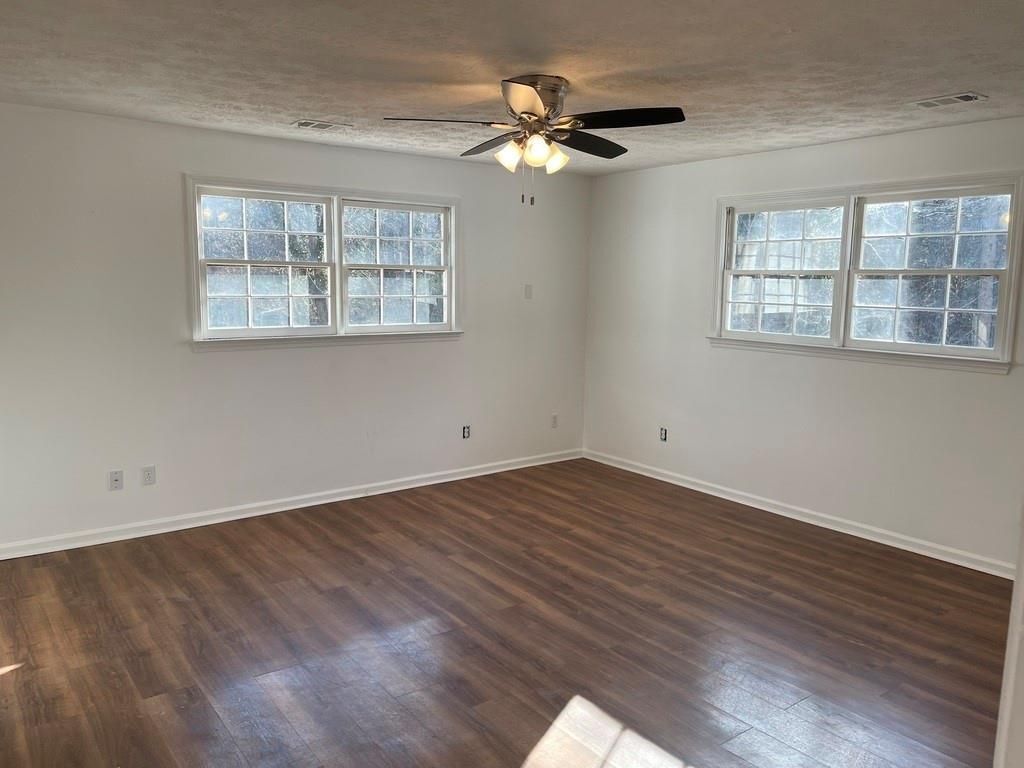 Building Photo - 1033 GA-155 N
