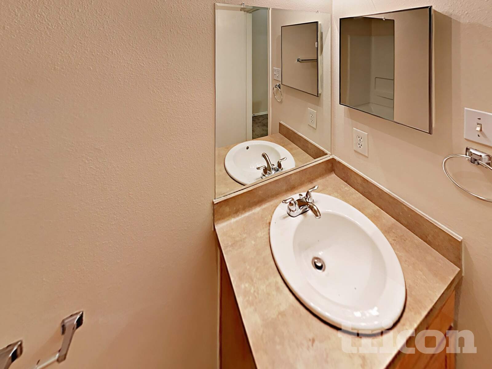 Building Photo - 8227 Radial Ct